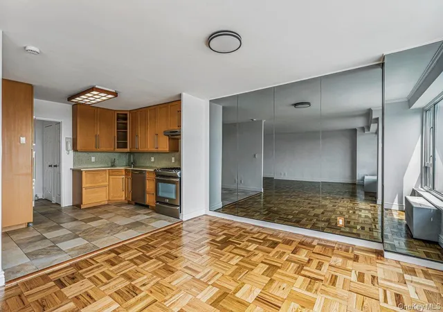 Photo 4 of House for sale at 166-25 Powells Cvs Blvd #18C, New York, NY 11357 | MLS# 1034296 | Listing updated on 2026-08-23