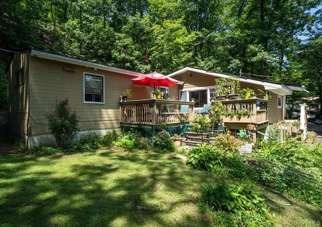 1st image of 42 Deer Trl S, Warwick (town), NY 10925 | MLS# 1034300