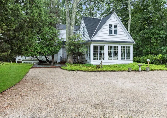 Photo 1 of Single family home for sale at 601 Water Ml Towd Rd, Southampton, NY 11968 | MLS# 1034303 | Listing updated on 2026-10-03