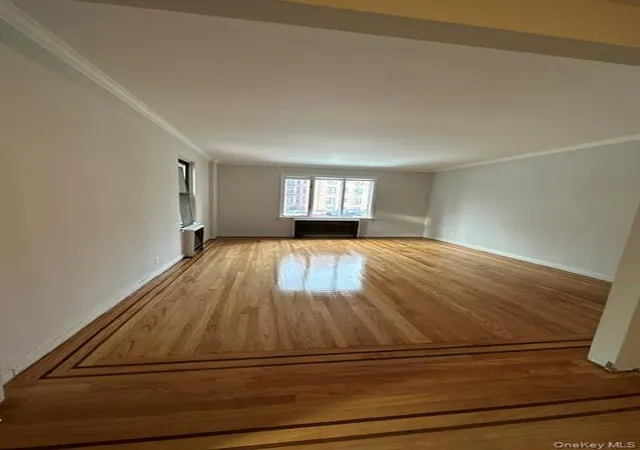 Listing Photo 4 - Condo for sale in building located at 1038 Esplanade Ave, New York, NY 10461