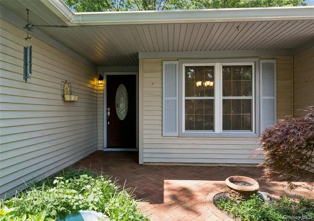 Photo 4 of Sale Pending at 9 Grove Ave, Brookhaven, NY 11727 | MLS# 1034311 | Listing updated on 2026-10-09