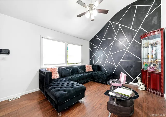 Photo 4 of Single family home for sale at 949 Taylor Ave, Brookhaven, NY 11772 | MLS# 1034333 | Listing updated on 2026-08-22