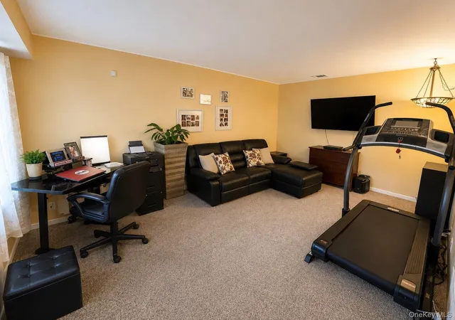 4th image of 6 Whalers Cvs, Babylon, NY 11702 | MLS# 1034348