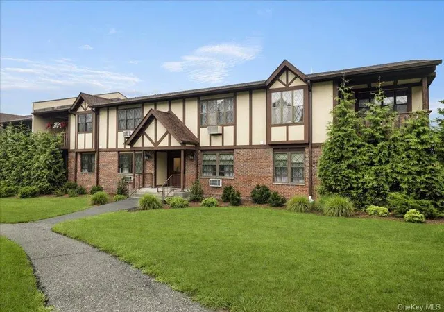 Photo 3 of Sale Pending at 494 Sierra Vista Ln, Clarkstown, NY 10989 | MLS# 1034352 | Listing updated on 2026-08-20