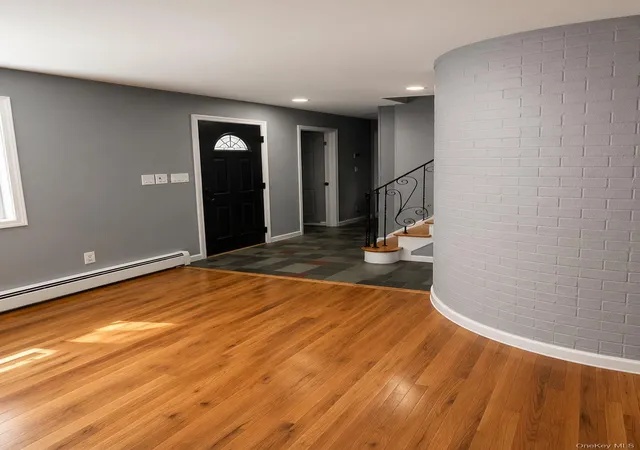 Photo 3 of Single family home for sale at 188 W End Ave, Brookhaven, NY 11967 | MLS# 1034356 | Listing updated on 2026-08-26