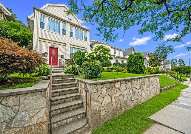 Photo 1 of Multi family home for sale at 425 S Columbus Ave, Mount Vernon, NY 10553 | MLS# 1034361 | Listing updated on 2026-08-16