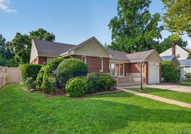 Photo 4 of Sale Pending at 375 Peninsula Blvd, Hempstead, NY 11563 | MLS# 1034365 | Listing updated on 2026-08-28