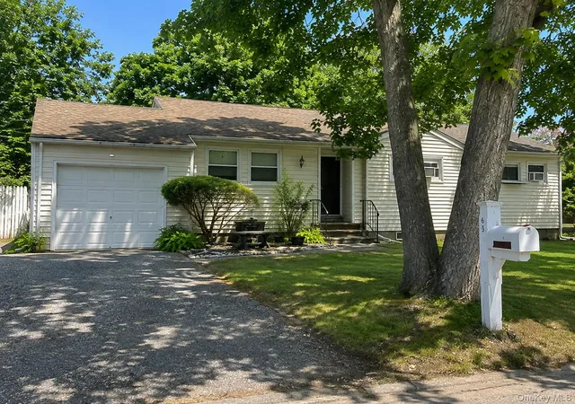 Photo 3 of Single family home for sale at 643 Jayne Blvd, Brookhaven, NY 11776 | MLS# 1034380 | Listing updated on 2026-08-06