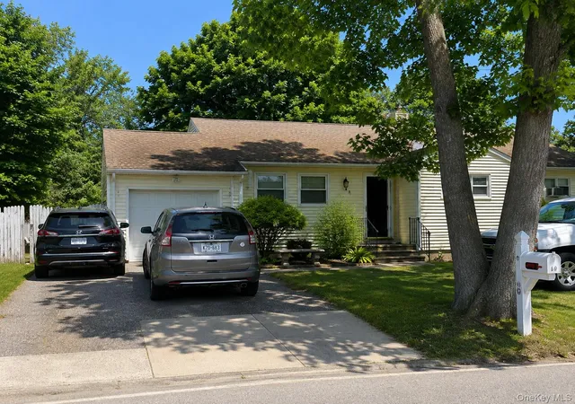 Photo 4 of Single family home for sale at 643 Jayne Blvd, Brookhaven, NY 11776 | MLS# 1034380 | Listing updated on 2026-08-06