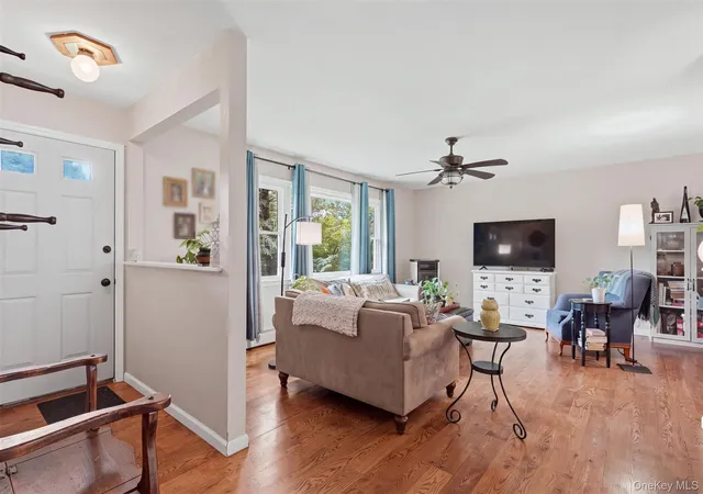 Photo 3 of Single family home for sale at 35 Beverly Dr, Warwick (town), NY 10990 | MLS# 1034381 | Listing updated on 2026-10-07