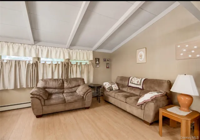Photo 4 of Sale Pending at 24 Deepdale Dr, Smithtown, NY 11725 | MLS# 1034399 | Listing updated on 2026-08-23