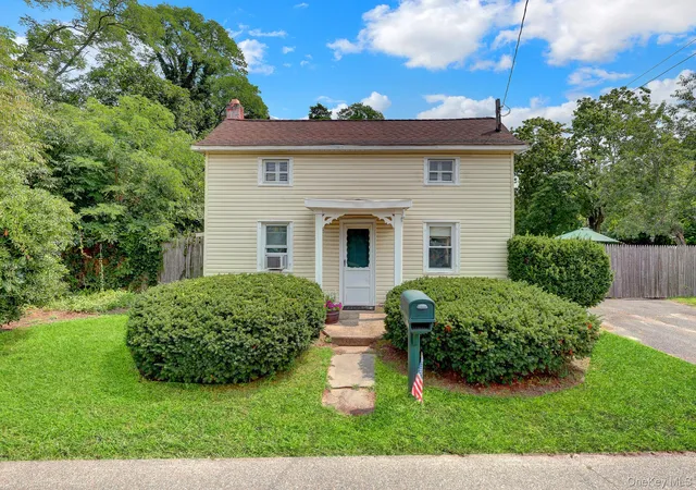Single family home for sale at 1315 Coates Ave, Islip, NY 11741 | MLS# 1034406