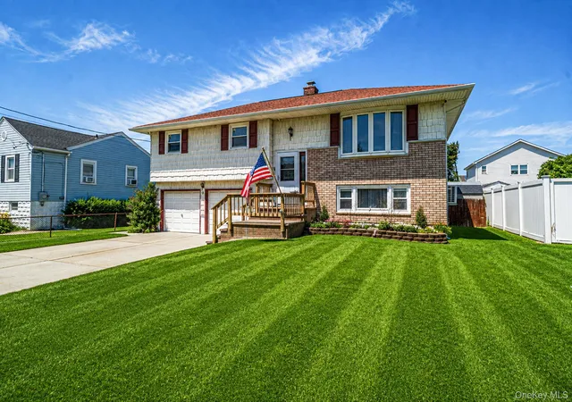 2nd image of 8 Wilson Pl, Babylon, NY 11757 | MLS# 1034436