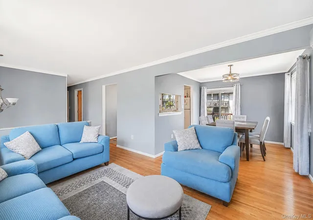 Photo 4 of Single family home for sale at 8 Wilson Pl, Babylon, NY 11757 | MLS# 1034436 | Listing updated on 2026-10-10