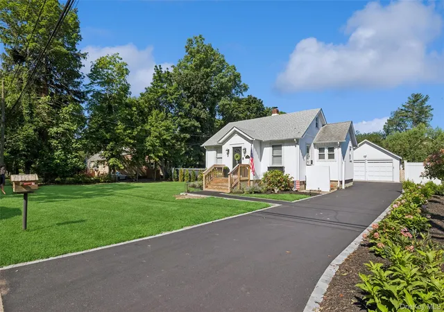 Photo 2 of Sale Pending at 22 South Ave, Smithtown, NY 11787 | MLS# 1034437 | Listing updated on 2026-09-22