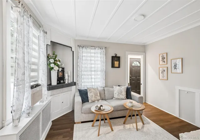 Photo 4 of Sale Pending at 22 South Ave, Smithtown, NY 11787 | MLS# 1034437 | Listing updated on 2026-09-22