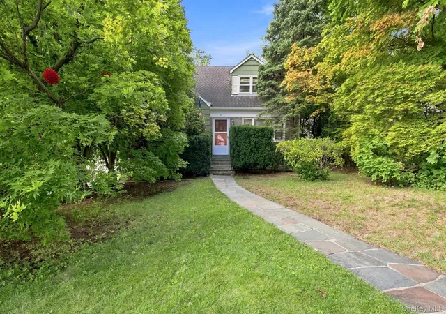 Photo 2 of Single family home for sale at 26 Reynolds Pl, Eastchester, NY 10583 | MLS# 1034459 | Listing updated on 2026-10-04