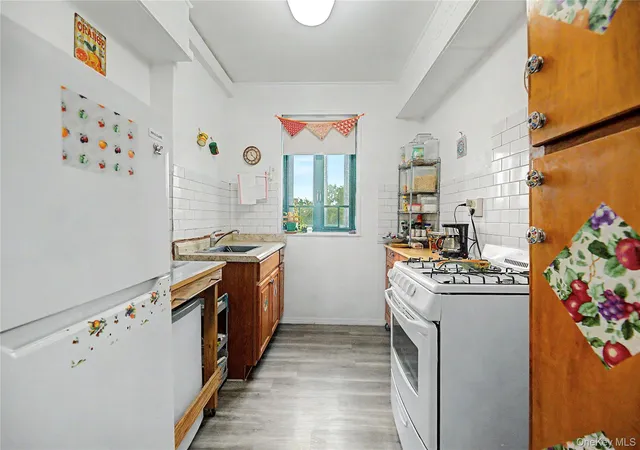 Photo 1 of Condo for sale at 1705 Purdy St #7F, New York, NY 10462 | MLS# 1034471 | Listing updated on 2026-09-13