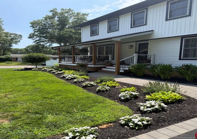 Photo 2 of Single family home for sale at 29 Rolling Hills Dr, Brookhaven, NY 11961 | MLS# 1034476 | Listing updated on 2026-10-08