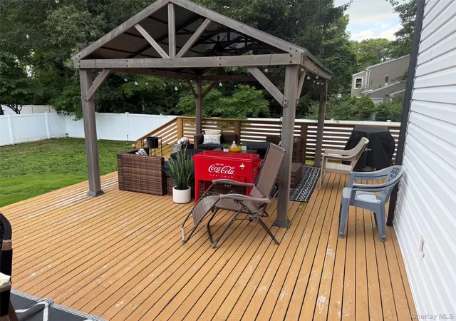Photo 25 of Single family home for sale at 29 Rolling Hills Dr, Brookhaven, NY 11961 | MLS# 1034476 | Listing updated on 2026-10-08
