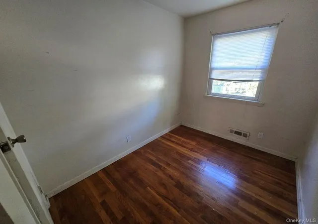 Photo 3 of House for sale at 462 S 3rd Avenue, Mount Vernon, NY 10550 | MLS# 1034494 | Listing updated on 2026-09-03