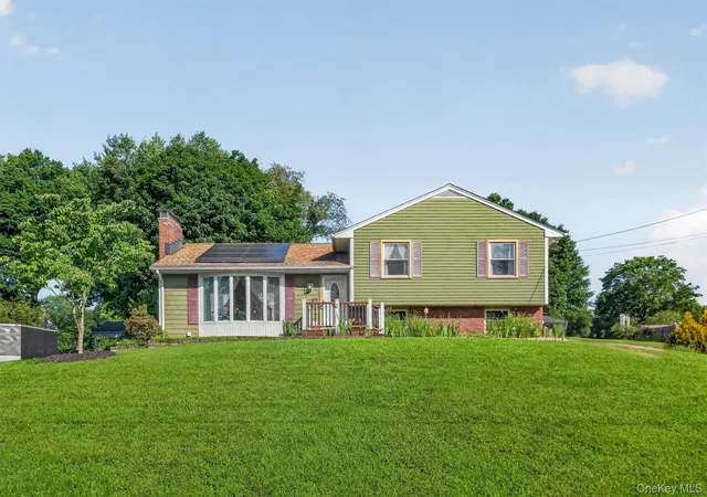 2nd image of 17 N Jackson Dr, Poughkeepsie (town), NY 12603 | MLS# 1034503