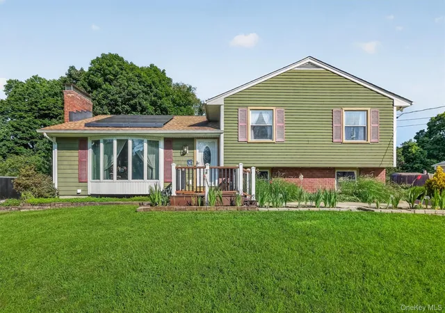 Photo 3 of Single family home for sale at 17 N Jackson Dr, Poughkeepsie (town), NY 12603 | MLS# 1034503 | Listing updated on 2026-10-09