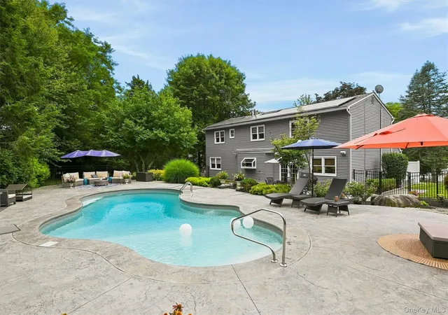 Photo 1 of Sale Pending at 106 Shelly Ct, Cornwall, NY 12518 | MLS# 1034504 | Listing updated on 2026-09-22