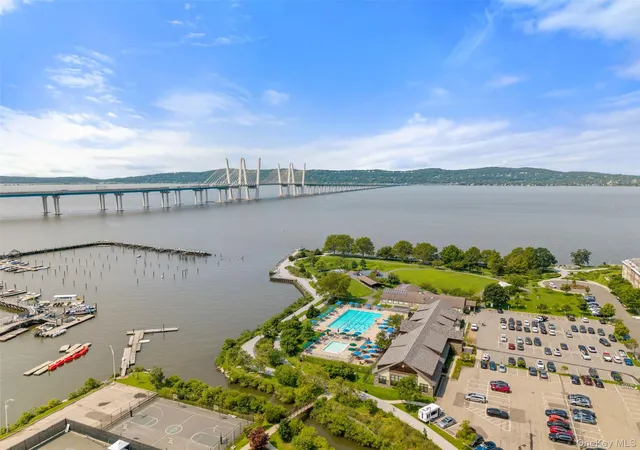 Listing Photo 2 - Condo for sale in building located at 127 W Main St, Tarrytown, NY 10591 - Unit #200