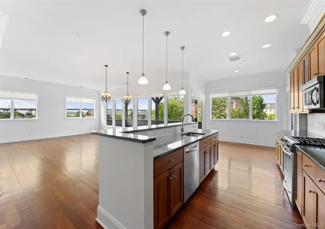 Listing Photo 4 - Condo for sale in building located at 127 W Main St, Tarrytown, NY 10591 - Unit #200