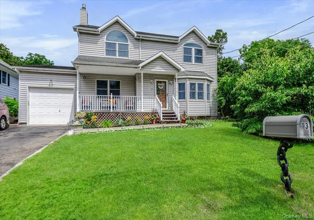 Photo 2 of Sale Pending at 13 Meadow Ln, Oyster Bay, NY 11709 | MLS# 1034512 | Listing updated on 2026-10-06