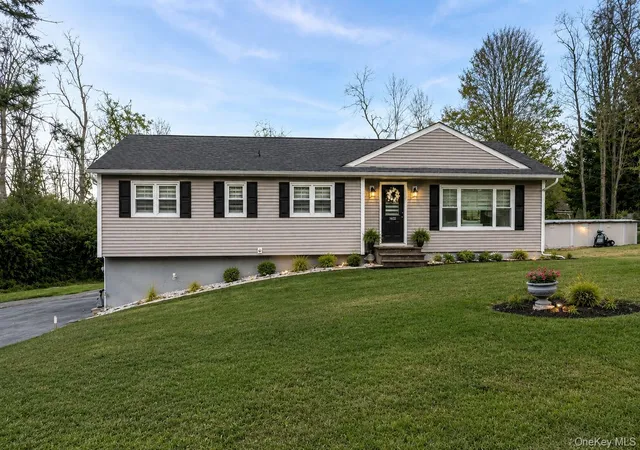 1st image of 1462 New York Route 17a, Warwick (town), NY 10990 | MLS# 1034514