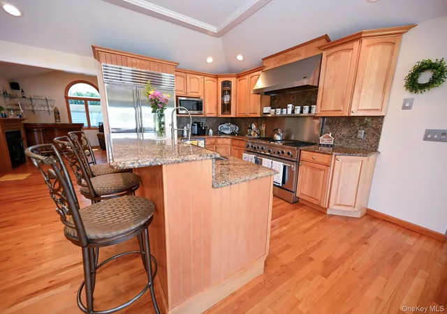 Photo 5 of Single family home for sale at 859 Maloon Ave, Hempstead, NY 11010 | MLS# 1034516 | Listing updated on 2026-08-22