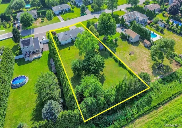 Photo 3 of Sale Pending at 124 Donna Dr, Riverhead, NY 11933 | MLS# 1034520 | Listing updated on 2026-10-07