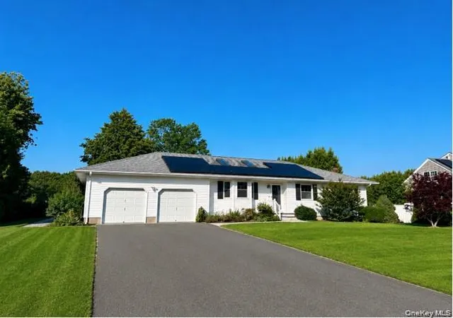Photo 3 of Sale Pending at 124 Donna Dr, Riverhead, NY 11933 | MLS# 1034520 | Listing updated on 2026-10-07