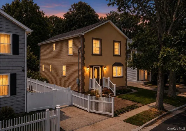 Photo 1 of Single family home for sale at 571 Park Ave, Hempstead, NY 11552 | MLS# 1034531 | Listing updated on 2026-08-23