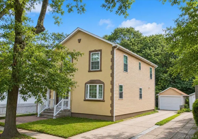 Photo 3 of Single family home for sale at 571 Park Ave, Hempstead, NY 11552 | MLS# 1034531 | Listing updated on 2026-08-23