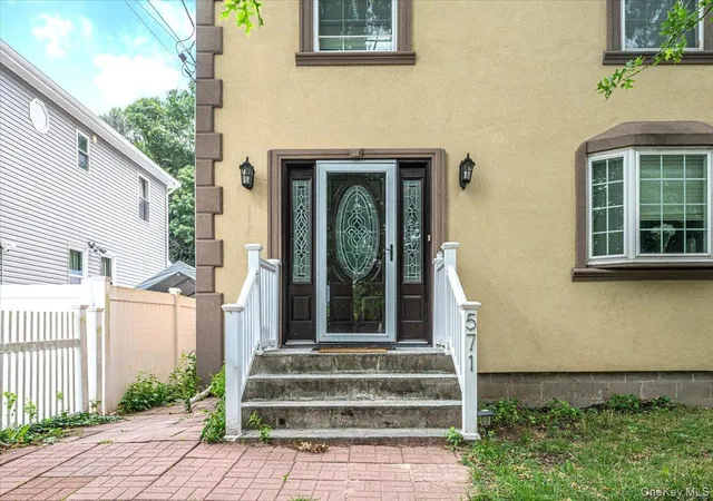 Photo 3 of Single family home for sale at 571 Park Ave, Hempstead, NY 11552 | MLS# 1034531 | Listing updated on 2026-08-23