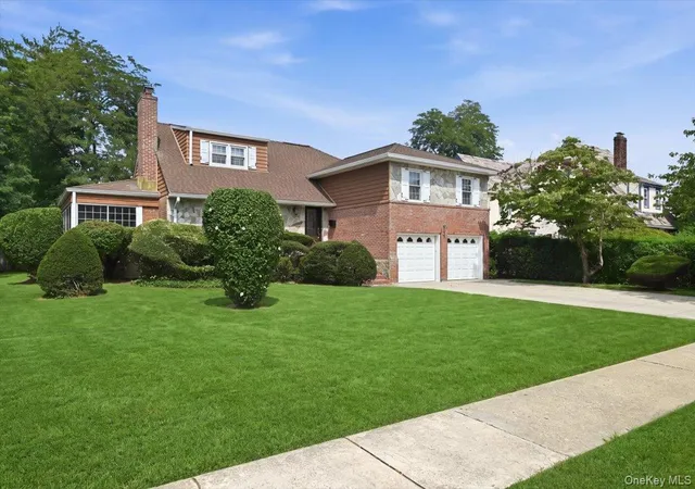 Photo 1 of Single family home for sale at 288 Brower Ave, Hempstead, NY 11570 | MLS# 1034544 | Listing updated on 2026-10-04
