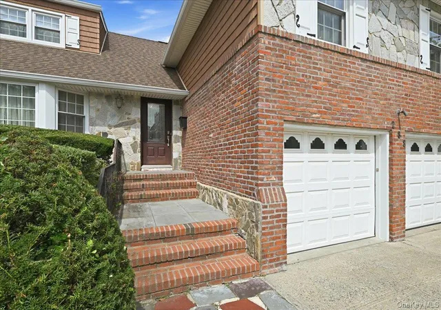 Photo 3 of Single family home for sale at 288 Brower Ave, Hempstead, NY 11570 | MLS# 1034544 | Listing updated on 2026-10-04