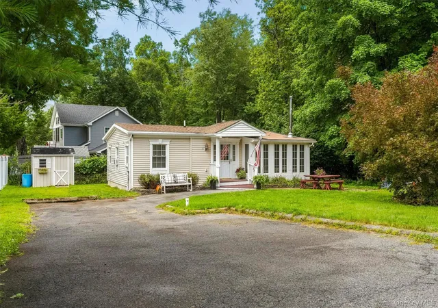 Photo 2 of Sale Pending at 7 Locust Dr, Warwick (town), NY 10925 | MLS# 1034548 | Listing updated on 2026-09-22
