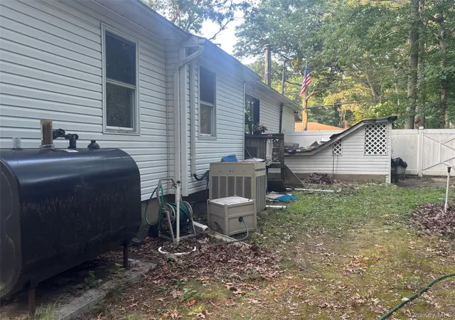 5th image of 255 Auborn Ave, Brookhaven, NY 11967 | MLS# 1034565