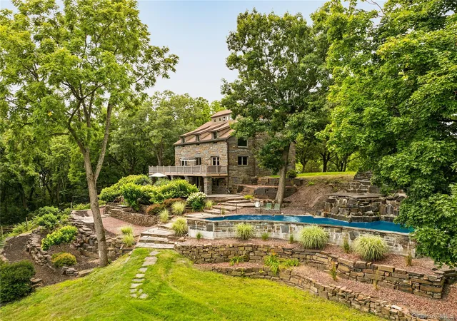 Photo 1 of Single family home for sale at 567 Four Mile Point Rd, Coxsackie, NY 12051 | MLS# 1034568 | Listing updated on 2026-08-16