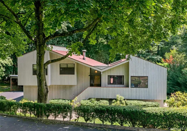 Photo 2 of Sale Pending at 68 Burns Pl, Ossining, NY 10510 | MLS# 1034571 | Listing updated on 2026-09-27