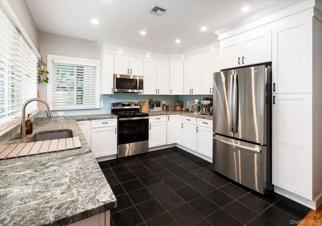 Photo 3 of Sale Pending at 3 Bouton St, Lewisboro, NY 10590 | MLS# 1034574 | Listing updated on 2026-09-23
