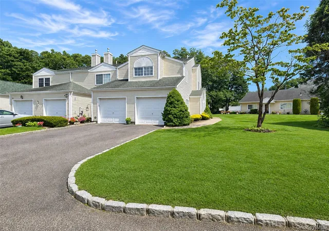 Photo 1 of Sale Pending at 333 Prairie Ct, Brookhaven, NY 11949 | MLS# 1034580 | Listing updated on 2026-09-18