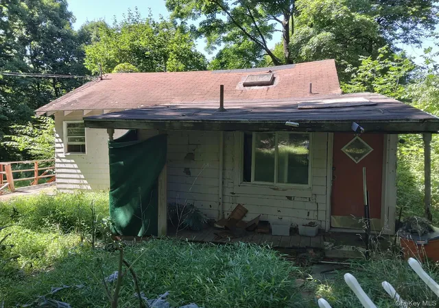 Photo 4 of Single family home for sale at 90 Arcadian Trl, Blooming Grove, NY 10950 | MLS# 1034588 | Listing updated on 2026-09-03