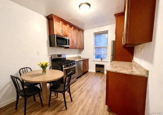 Photo 2 of Condo for sale at 2080 Barnes Ave #5B, New York, NY 10462 | MLS# 1034613 | Listing updated on 2026-09-03