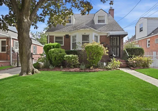Photo 2 of Single family home for sale at 115 09 Parkway Dr, Hempstead, NY 11003 | MLS# 1034623 | Listing updated on 2026-09-25