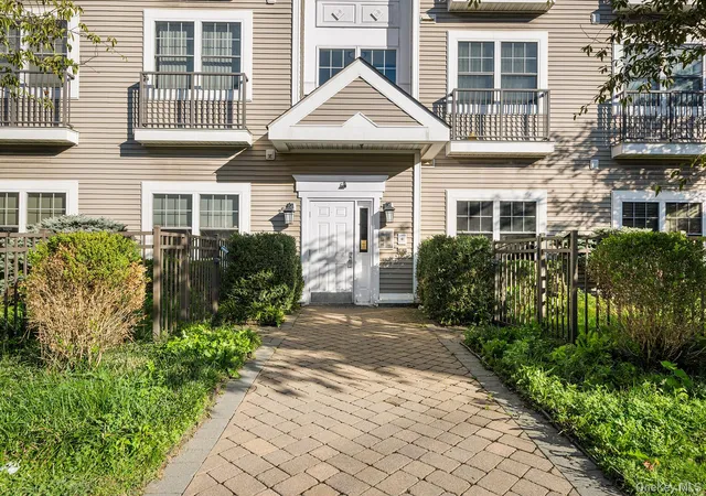 Photo 1 of Condo for sale at 5 Minerva Pl #2C, White Plains, NY 10601 | MLS# 1034626 | Listing updated on 2026-09-01